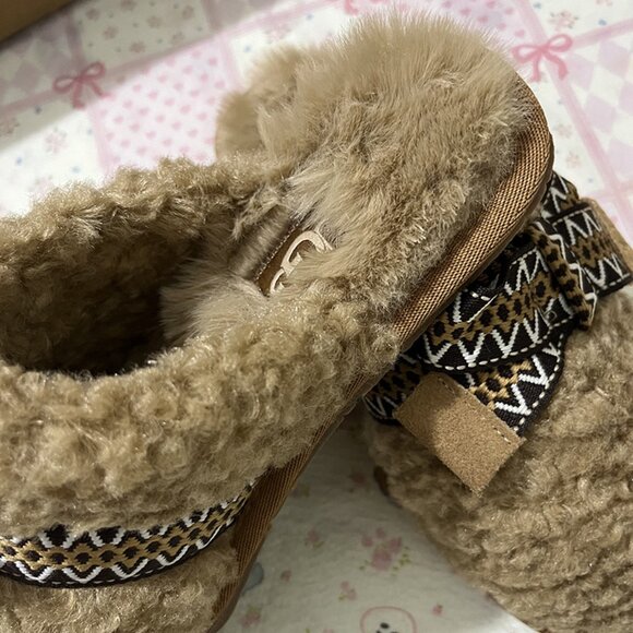 UGG Max Curly Shearling Bow Slip-On Slippers - Picture 5 of 7